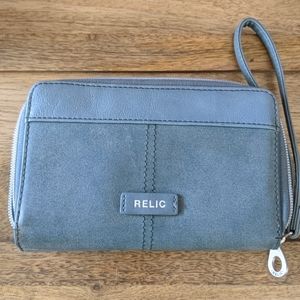 Relic wristlet wallet